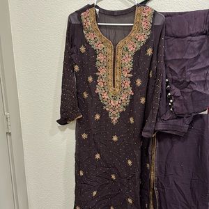 Gorgeous Indian/Pakistani salwar suit